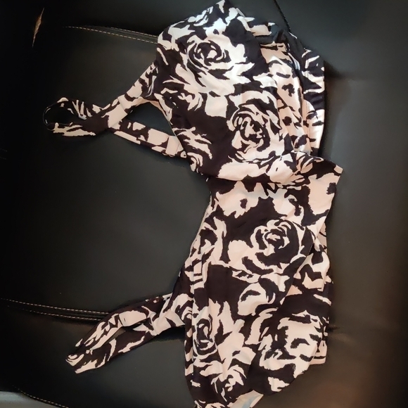 Ava & Viv Ruffled Bikini Top - Picture 3 of 6